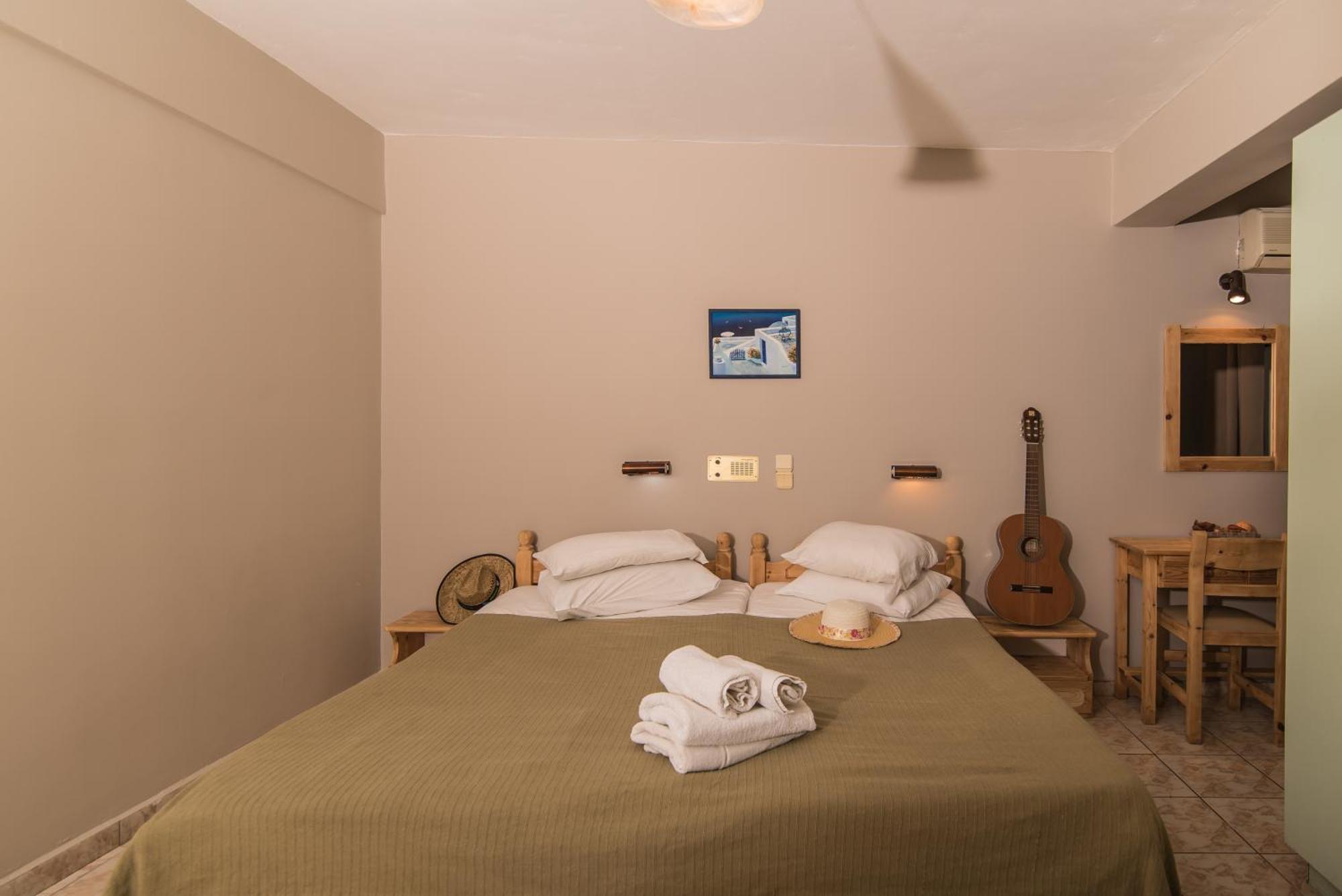 Iniohos Zante Hotel & Suites Argassi Quarto foto